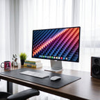 Essenziale — Apple Studio Display, scena scrivania