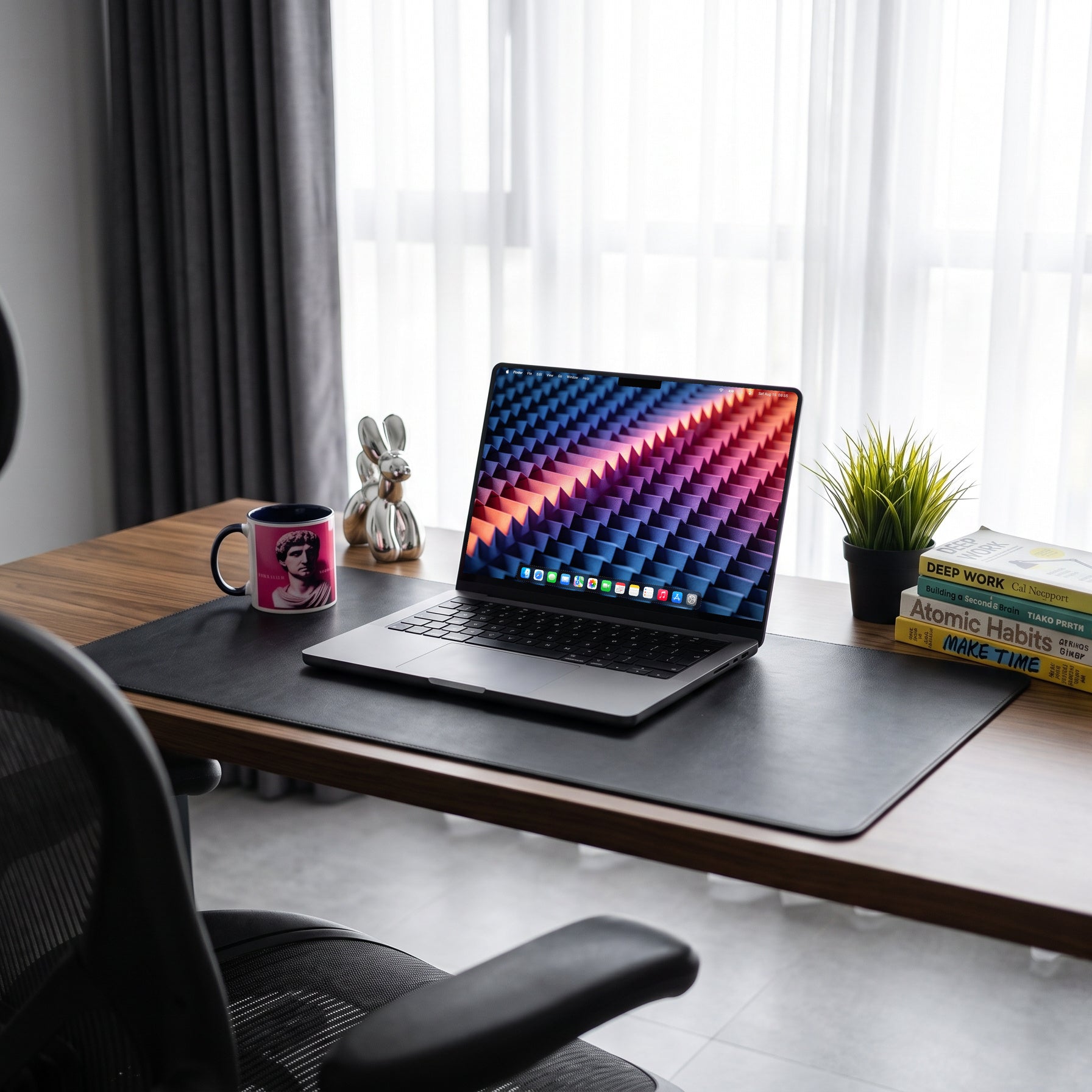Essenziale — MacBook, scena scrivania