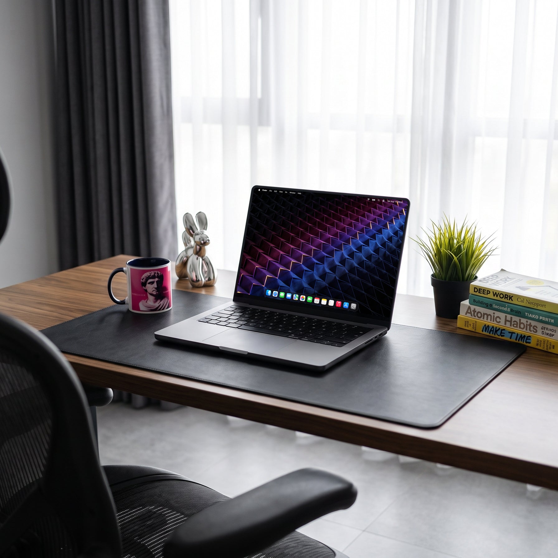 Notturno — MacBook, scena scrivania