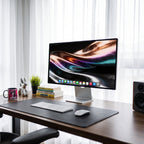 Iride — Apple Studio Display, scena scrivania