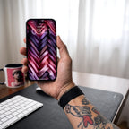 Trama — lock screen sull'iPhone, in mano