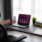 Trama — MacBook, scena scrivania
